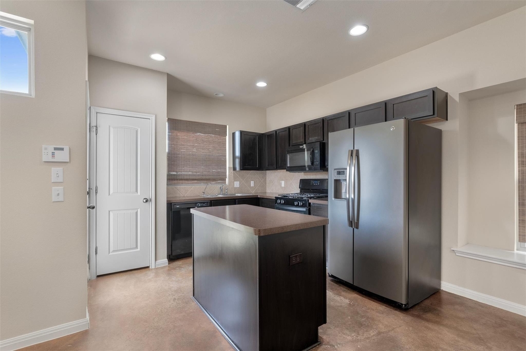 4606 Graceful Ln - Photo 4