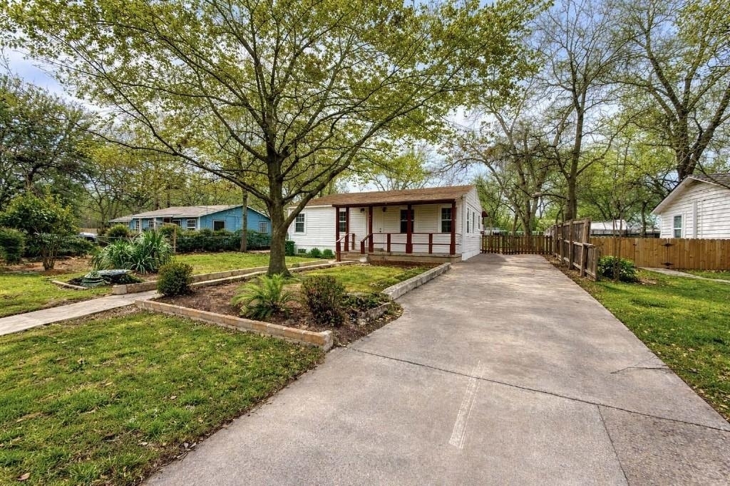 4611 Milburn Ln - Photo 0