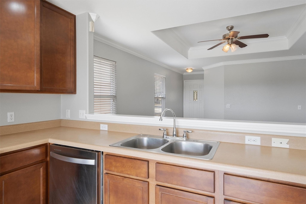 9009 Southwick Dr - Photo 9