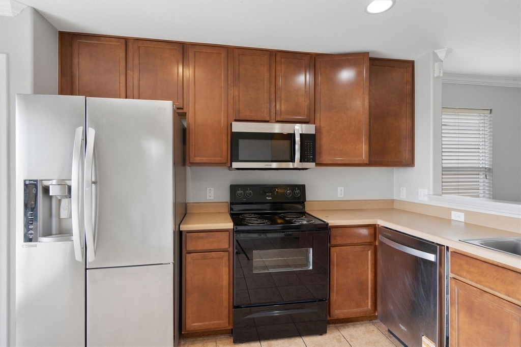 9009 Southwick Dr - Photo 10