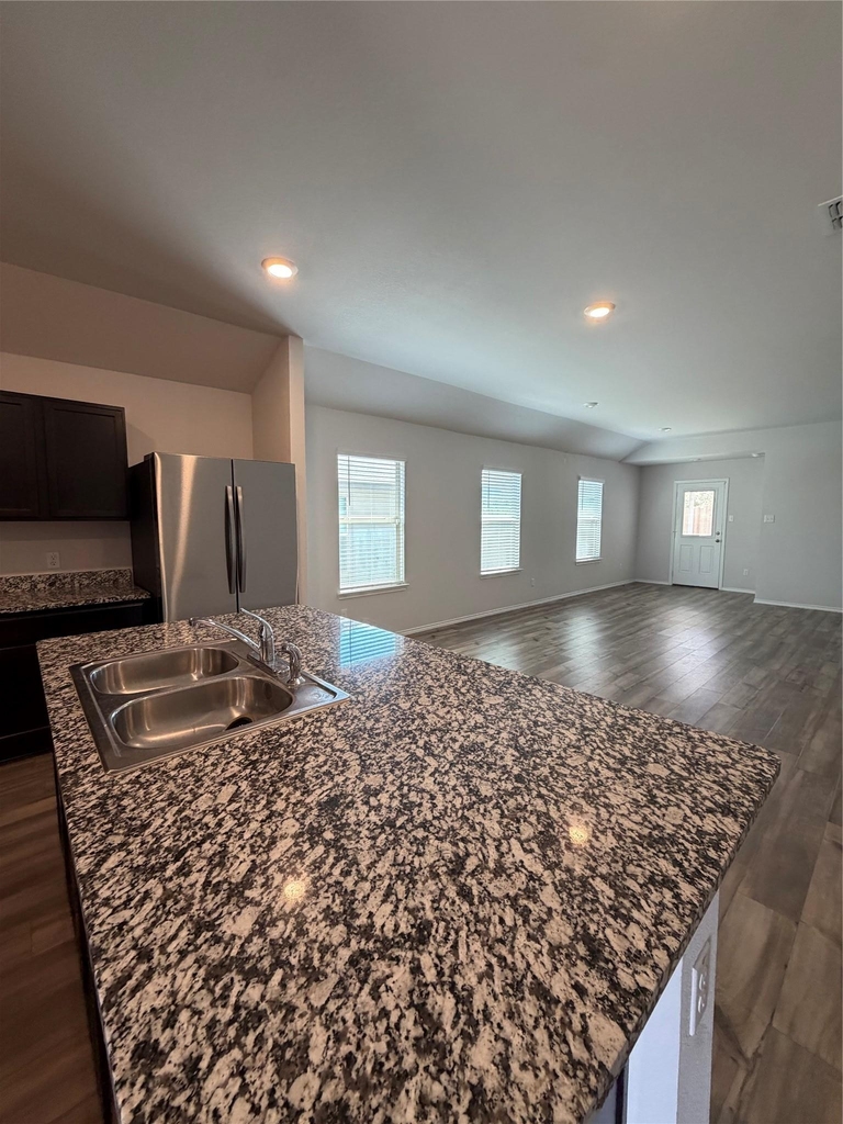1160 Oxford Ln - Photo 6