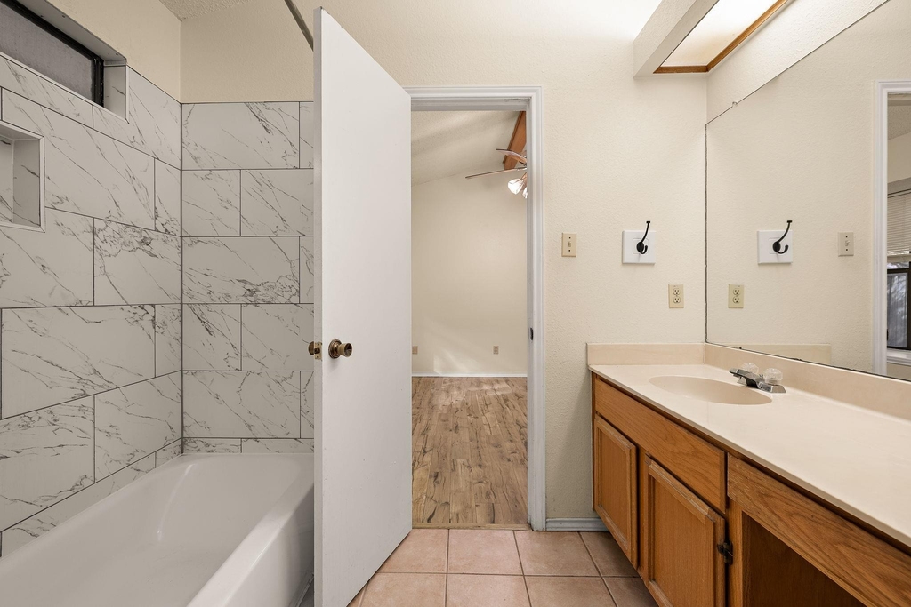 1604 Texas Oak Way - Photo 12
