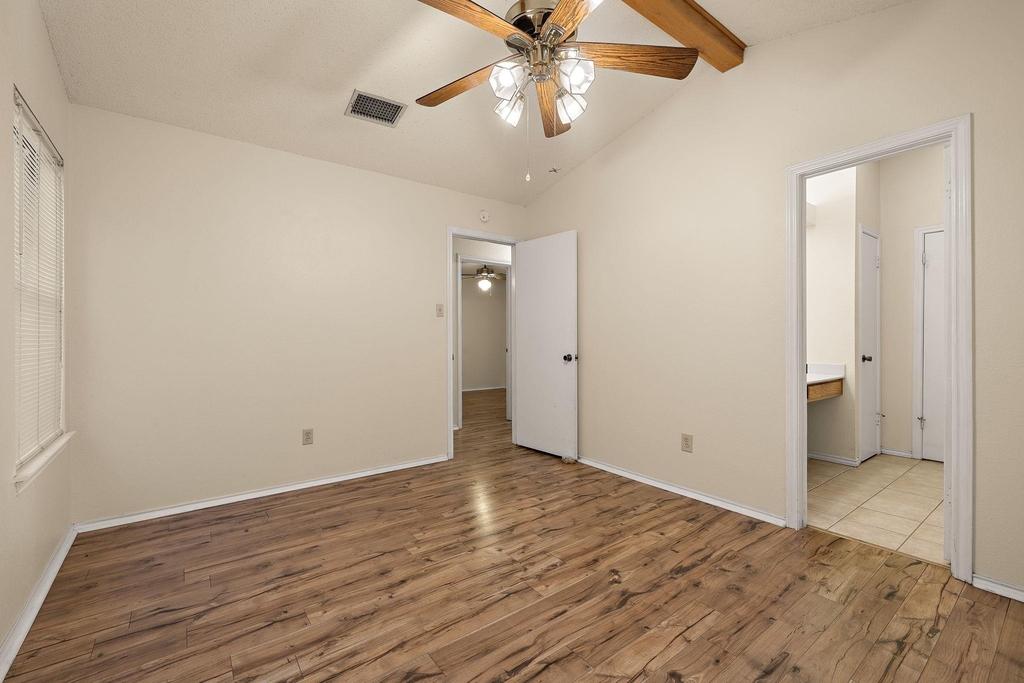 1604 Texas Oak Way - Photo 11