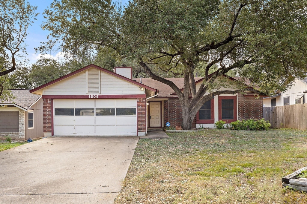 1604 Texas Oak Way - Photo 1
