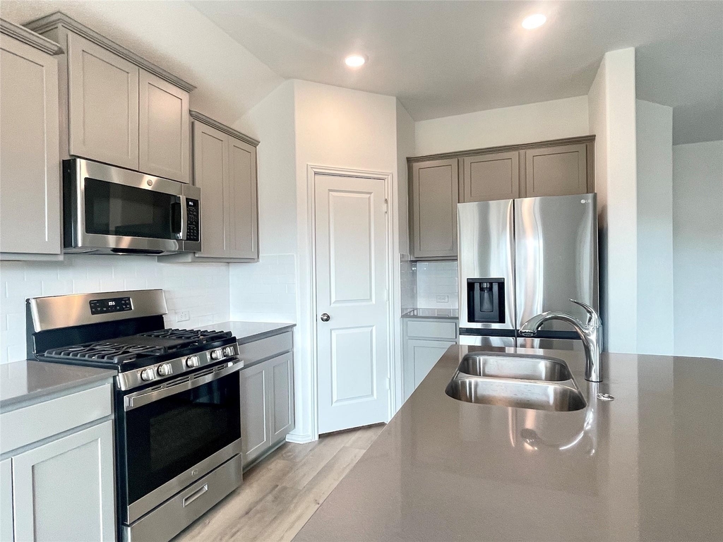 431 Sebring Cir - Photo 7