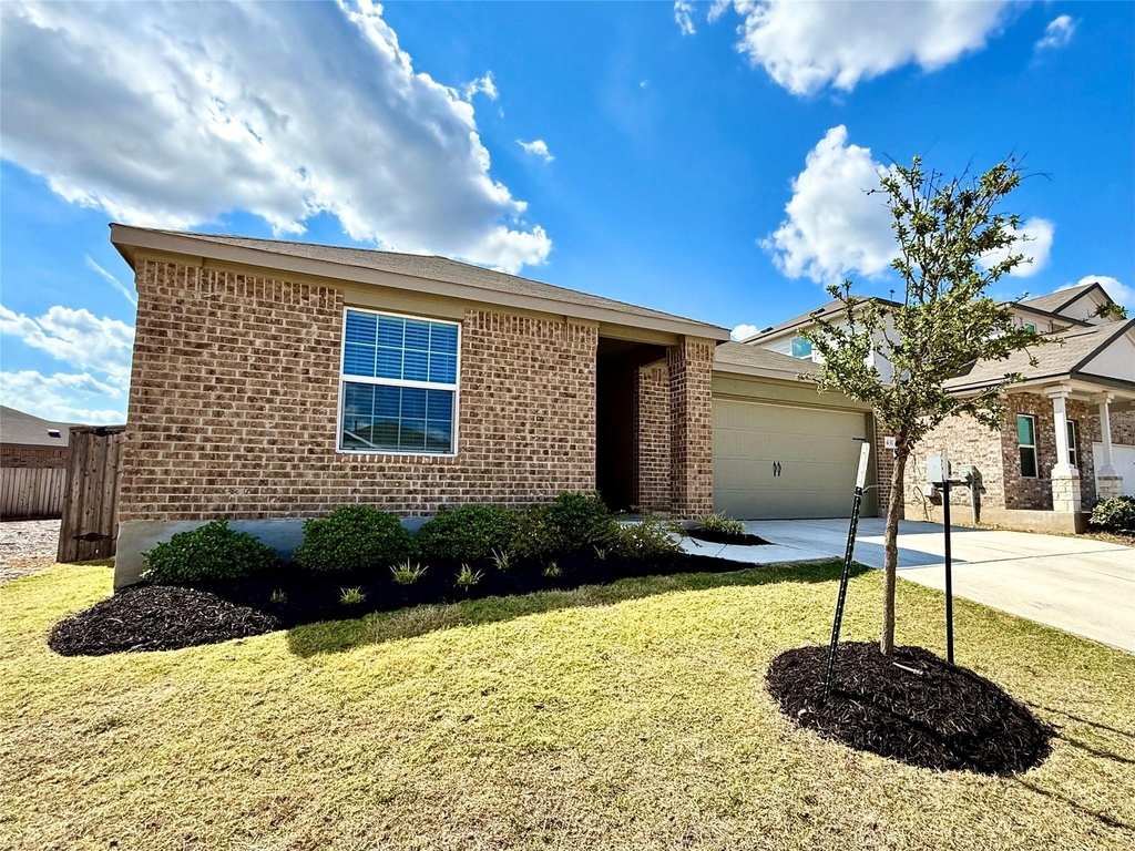 431 Sebring Cir - Photo 0