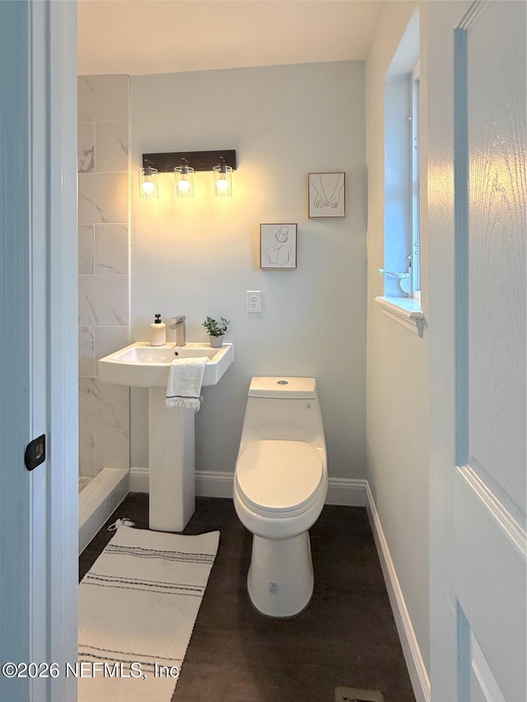10135 Lake View Road W - Photo 16