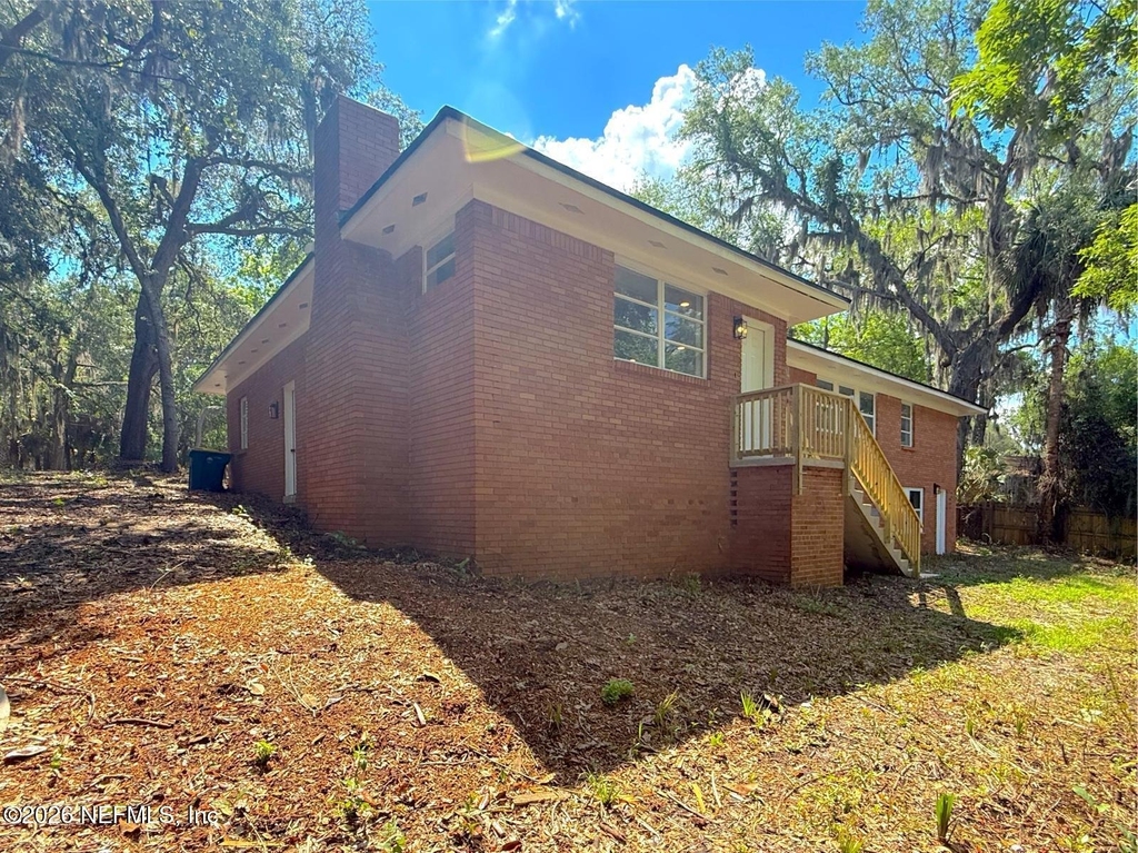 10135 Lake View Road W - Photo 2