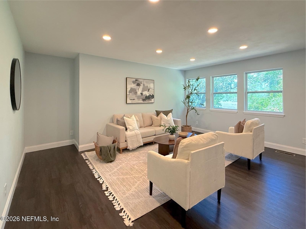 10135 Lake View Road W - Photo 4