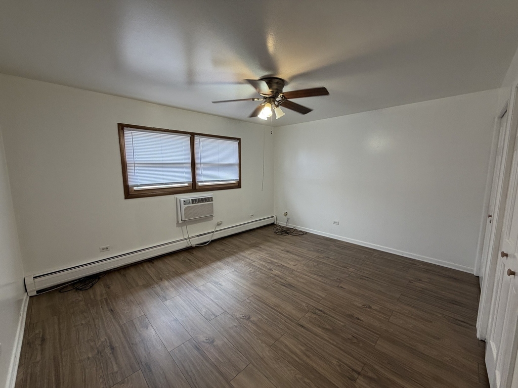 4549 Forest Avenue - Photo 5