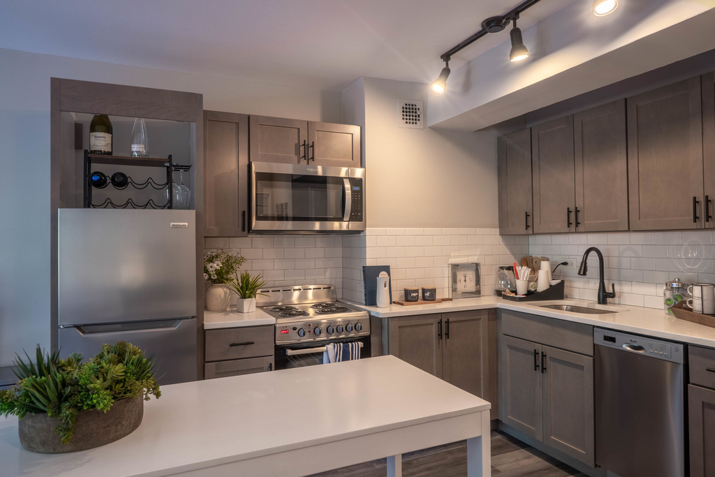 5815 N Sheridan Road - Photo 1