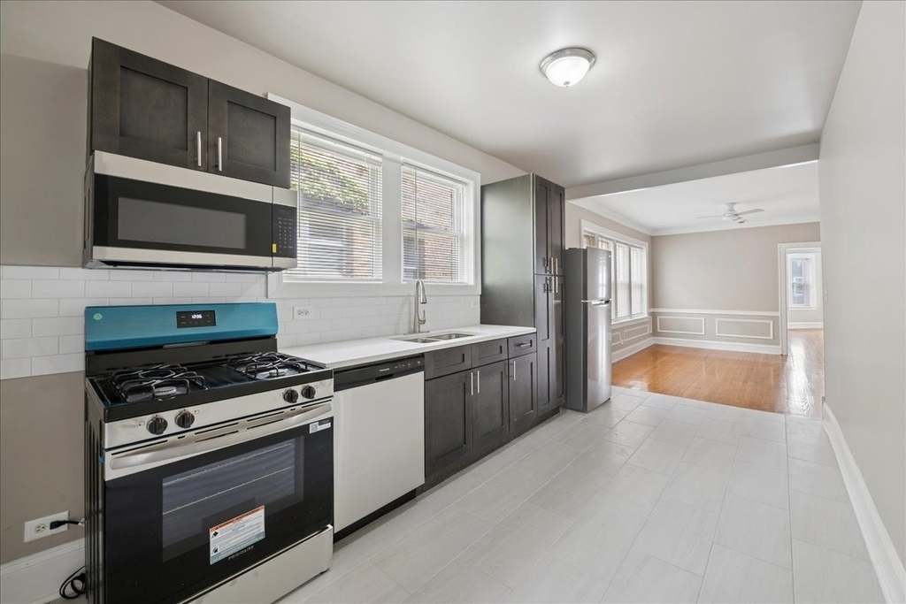 7730 S Essex Avenue - Photo 9