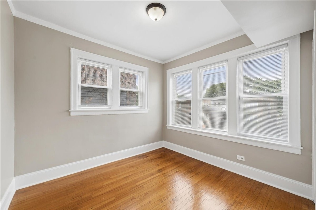 7730 S Essex Avenue - Photo 13
