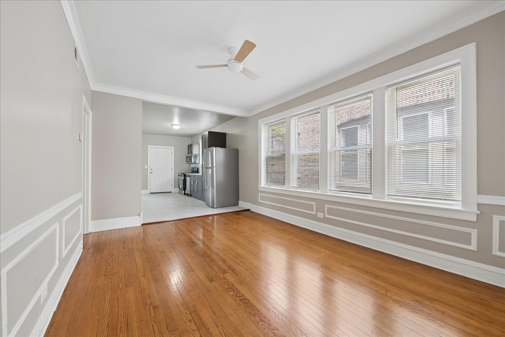7730 S Essex Avenue - Photo 8