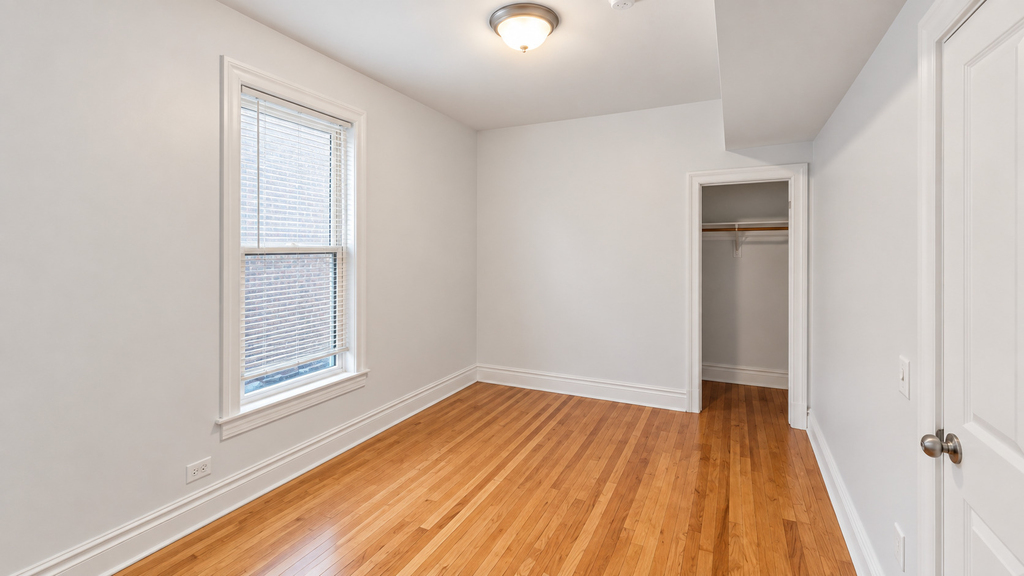 2833 N Albany Avenue - Photo 6