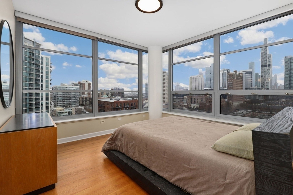 1600 S Prairie Avenue - Photo 6