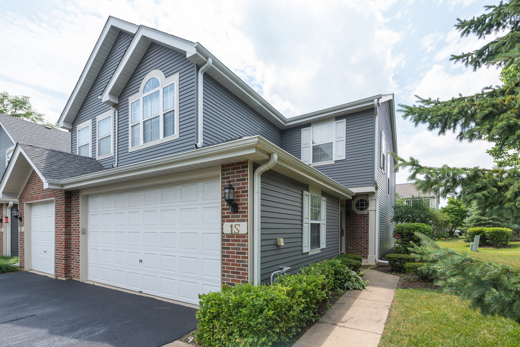 1 S Oakhurst Drive - Photo 0