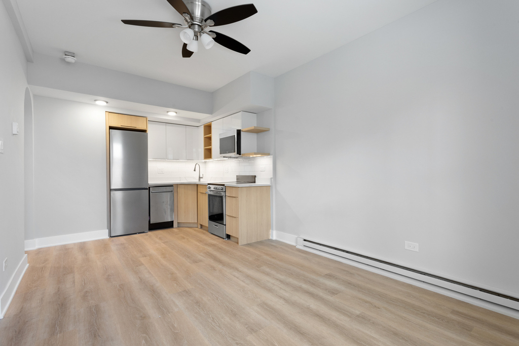 1634 W Howard Street - Photo 4