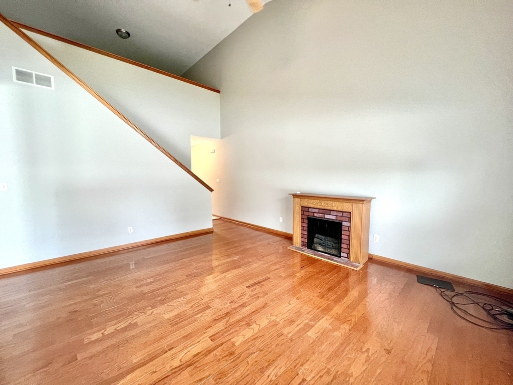1172 Rose Drive - Photo 5