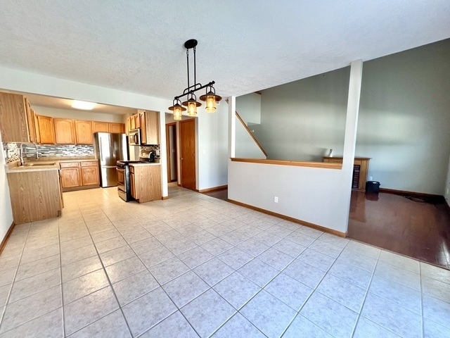 1172 Rose Drive - Photo 3