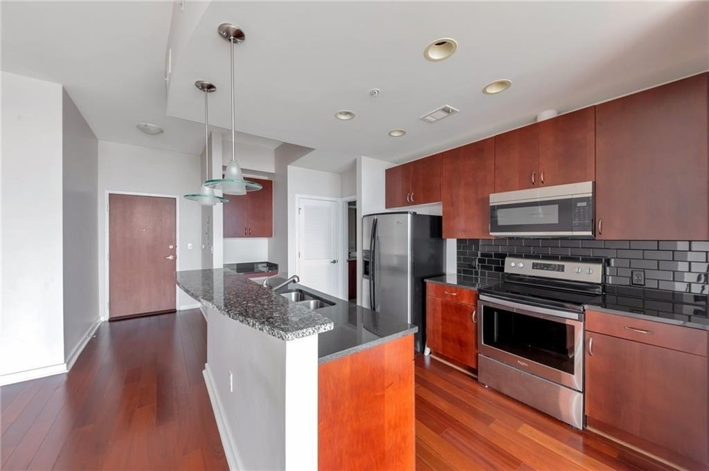 400 W Peachtree Street Nw - Photo 0
