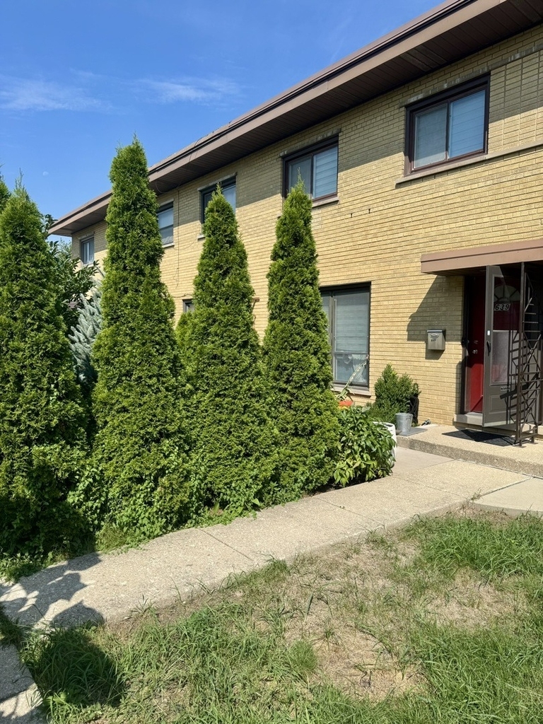 639 Maple Court - Photo 1