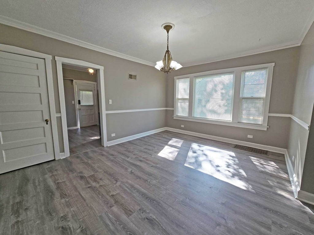 249 E Park Boulevard - Photo 8
