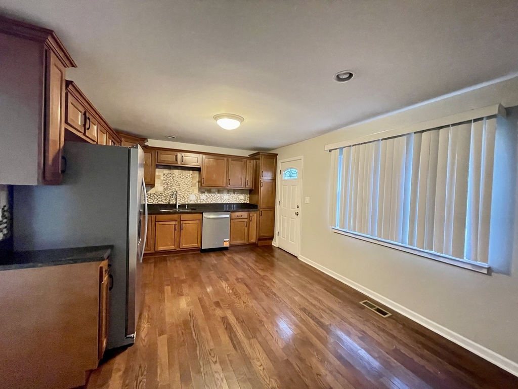 245 Healy Avenue - Photo 2