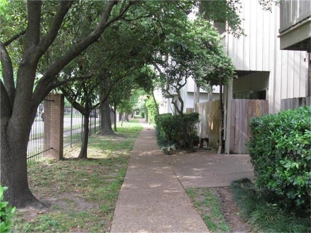 2100 Tanglewilde Street - Photo 2