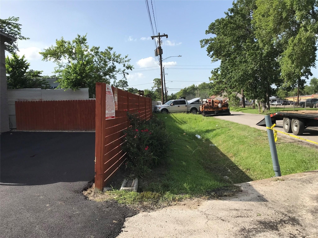 8717 Spaulding Street - Photo 12