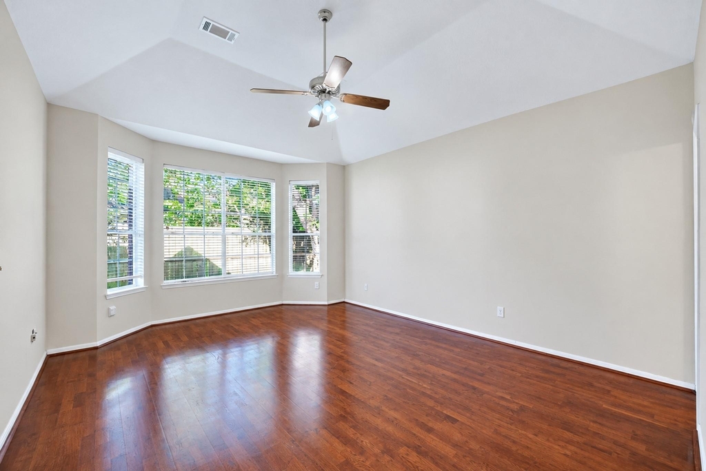 2411 Charter Oaks Court - Photo 10
