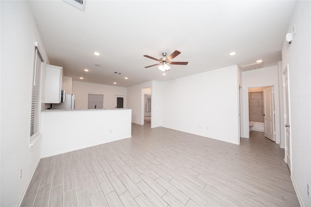 31206 Whitfield Court - Photo 7