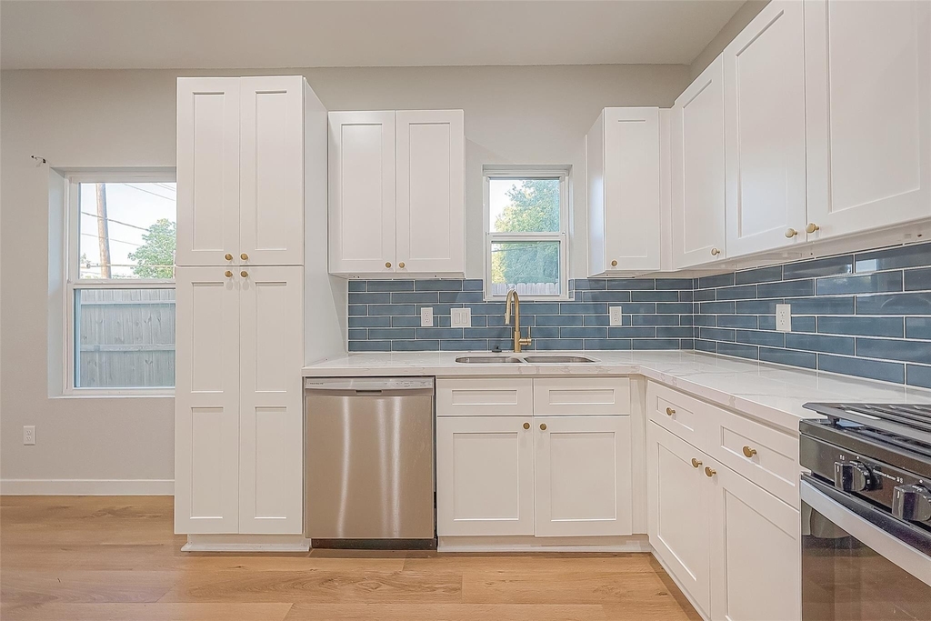 336 De Haven Street - Photo 9
