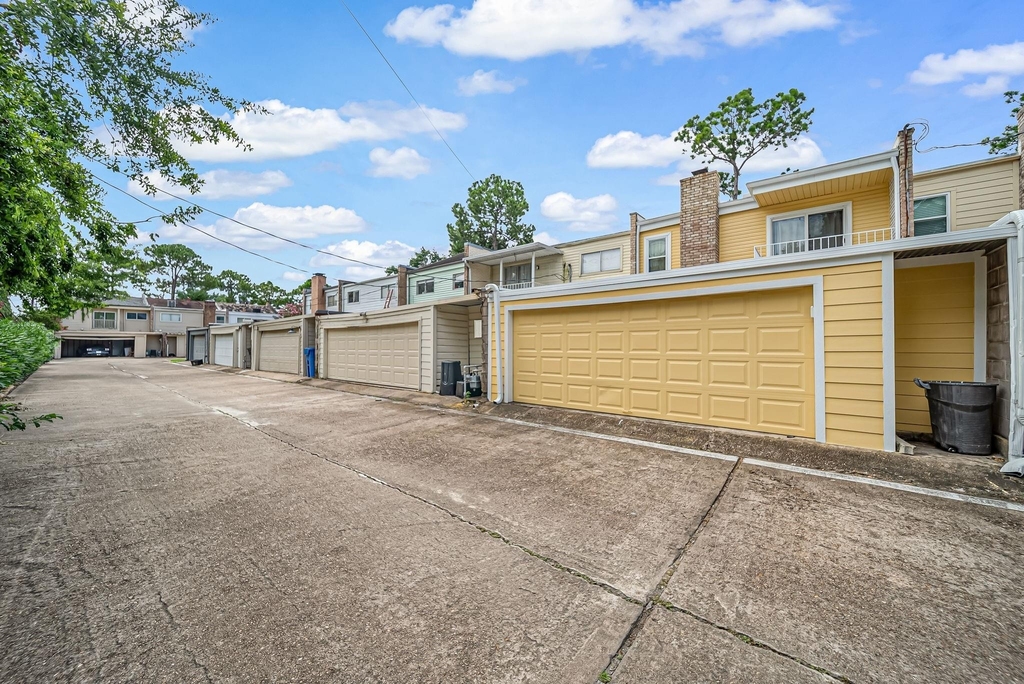 10732 Briar Forest Drive - Photo 25