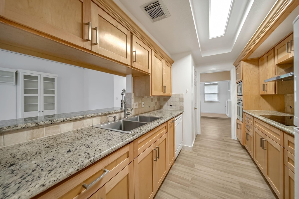 10732 Briar Forest Drive - Photo 5