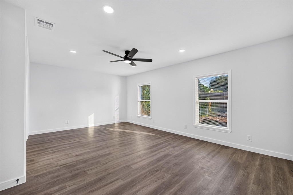 2909 Tarpey Avenue - Photo 5