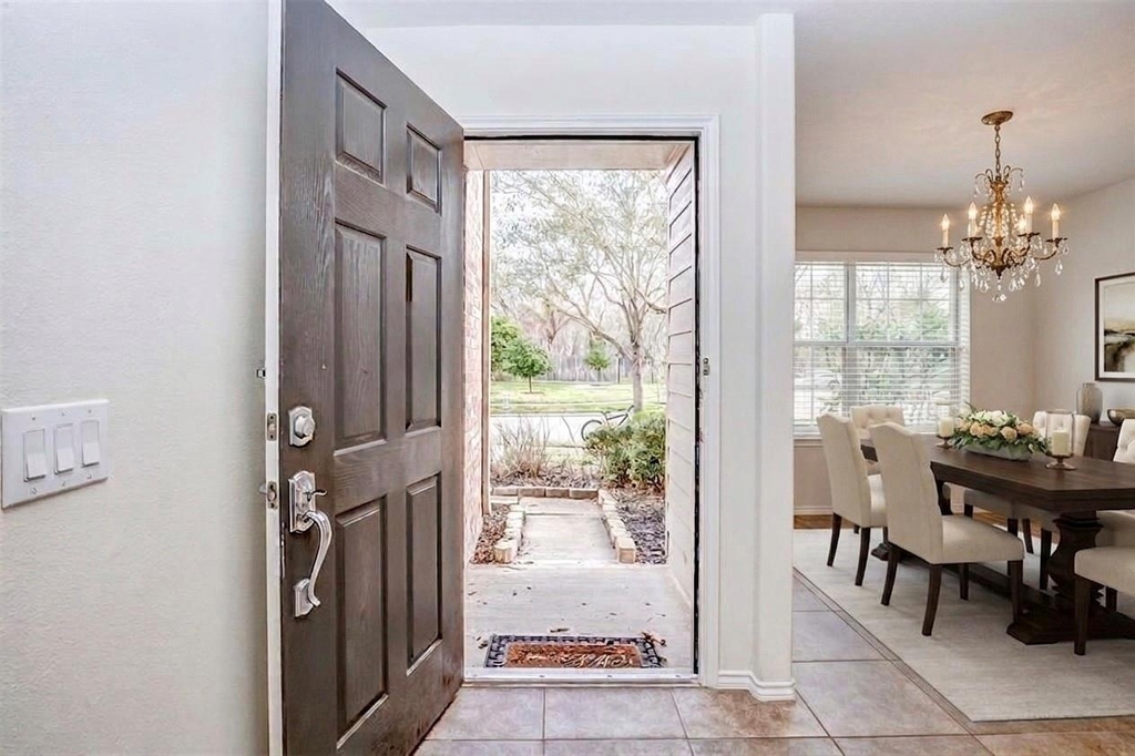 7215 Ravenswood - Photo 1