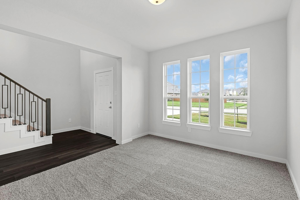 3025 Sorrento Hill Drive - Photo 4