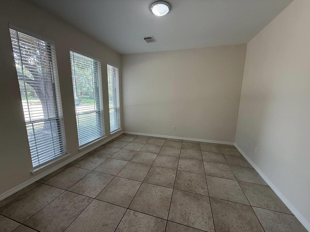 3207 Sage Terrace - Photo 5