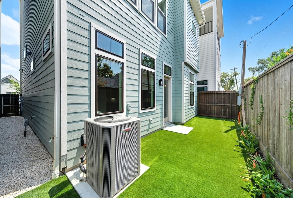 1713 Bologna Lane - Photo 1