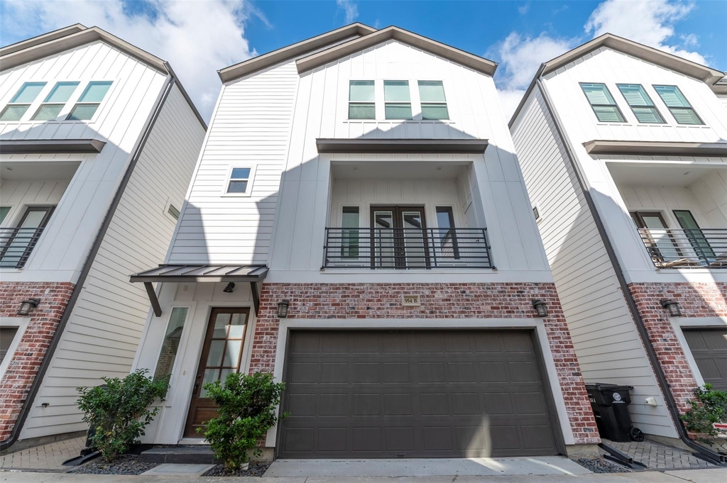 954 Fisher Street - Photo 0