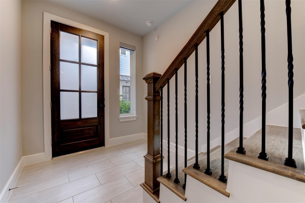 954 Fisher Street - Photo 2