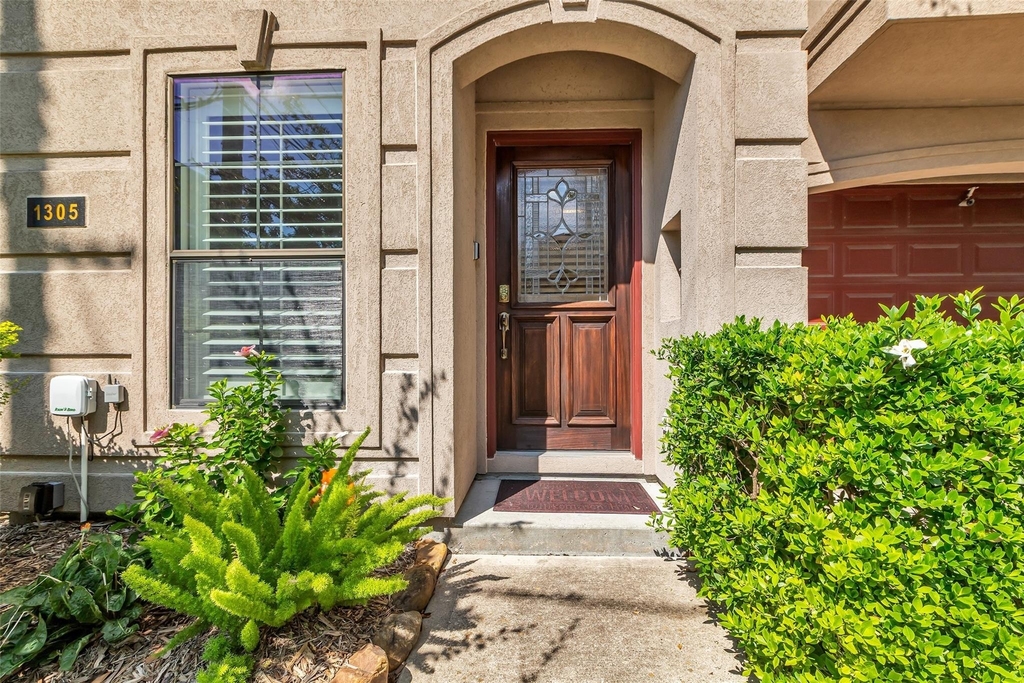 1305 Studer Court - Photo 2