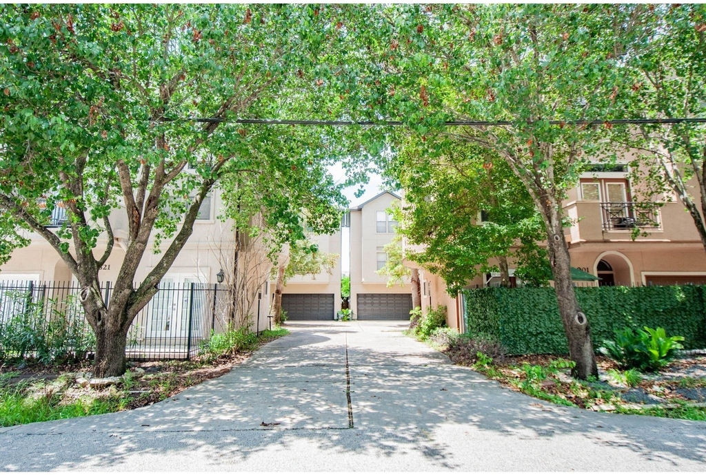 829 Malone Street - Photo 1
