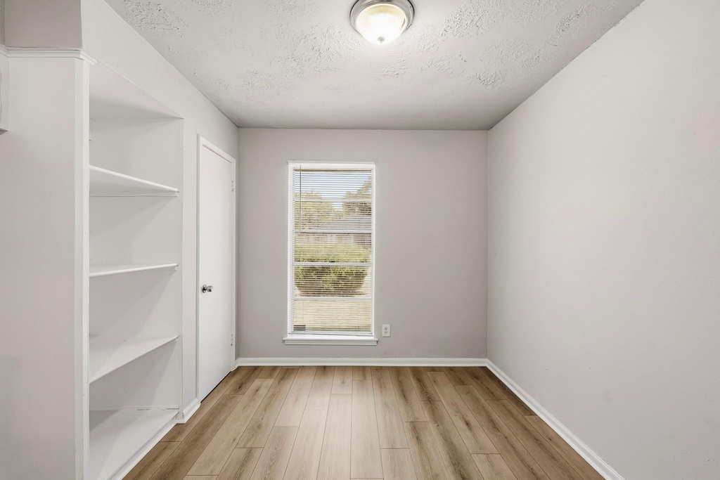 9347 Colleen Road - Photo 7