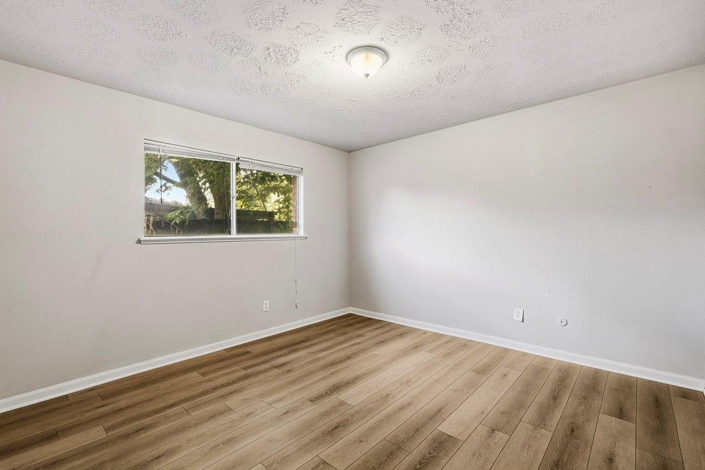 9347 Colleen Road - Photo 11