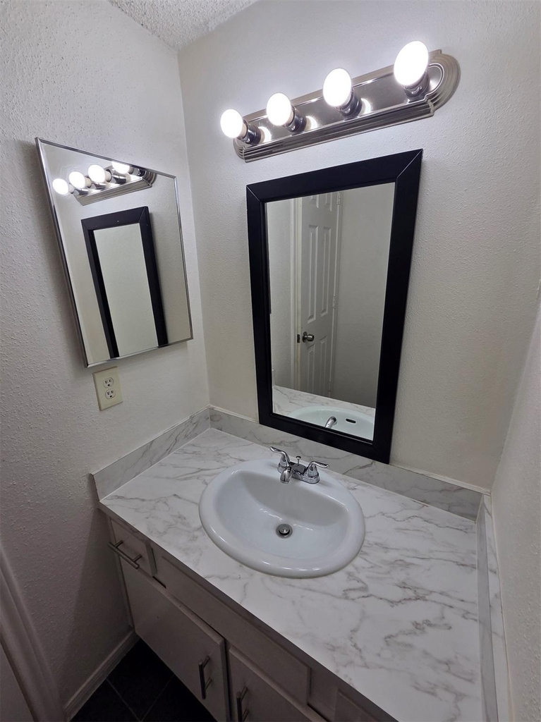 1516 Bay Area Boulevard - Photo 1