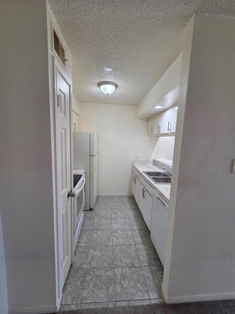 1516 Bay Area Boulevard - Photo 13