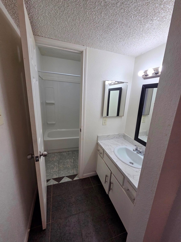 1516 Bay Area Boulevard - Photo 2