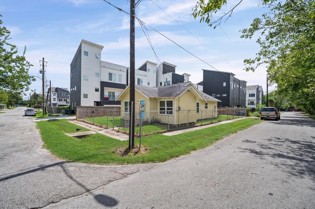 4602 Coke Street - Photo 18
